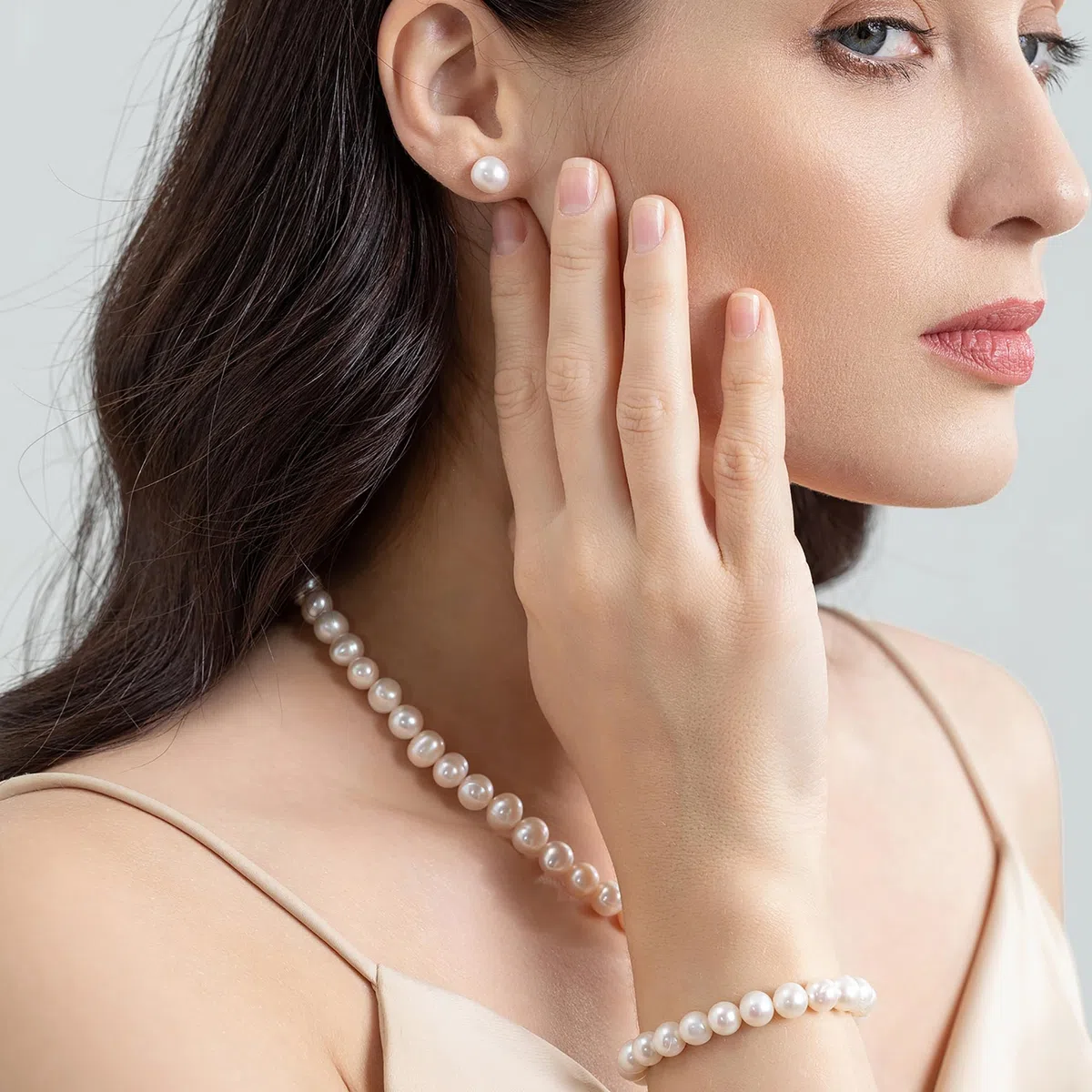 Il set di collana con perle d'acqua dolce coltivate include uno splendido set di gioielli con bracciale e orecchini a perno per donne, collana: 50,8 cm, braccialetto: 20,3 cm, argento