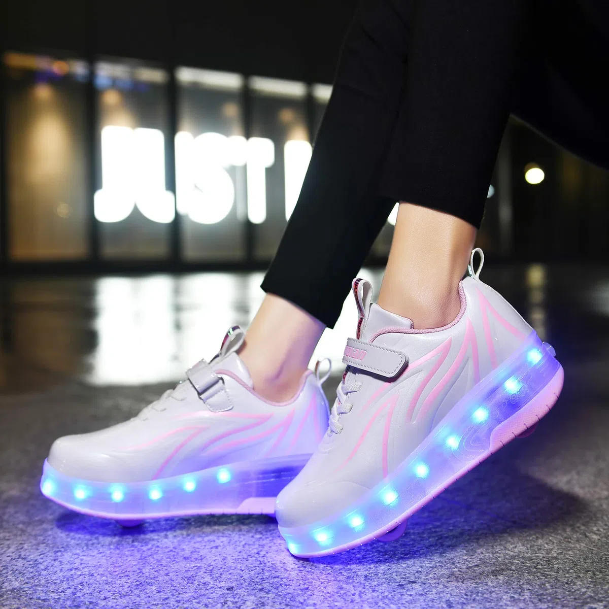Unisex Kinder USB Wiederaufladbar/LED Licht Skateboardschuhe mit Doppelrad Rollen/Fitnessschuhe Gymnastik Outdoor Sport Running Sneaker