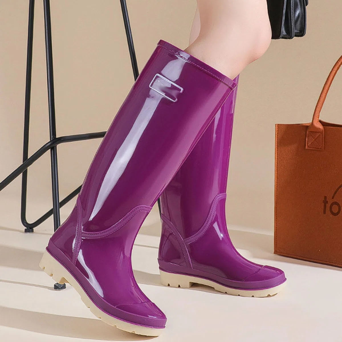Stivali da Pioggia Alti da Donna, Impermeabili, Antiscivolo, Stivali da Giardino in PVC da 42,5 cm con Fodera in Rete, Suola con battistrada for Pneumatici Stivali da Pioggia(Lila,37 EU)