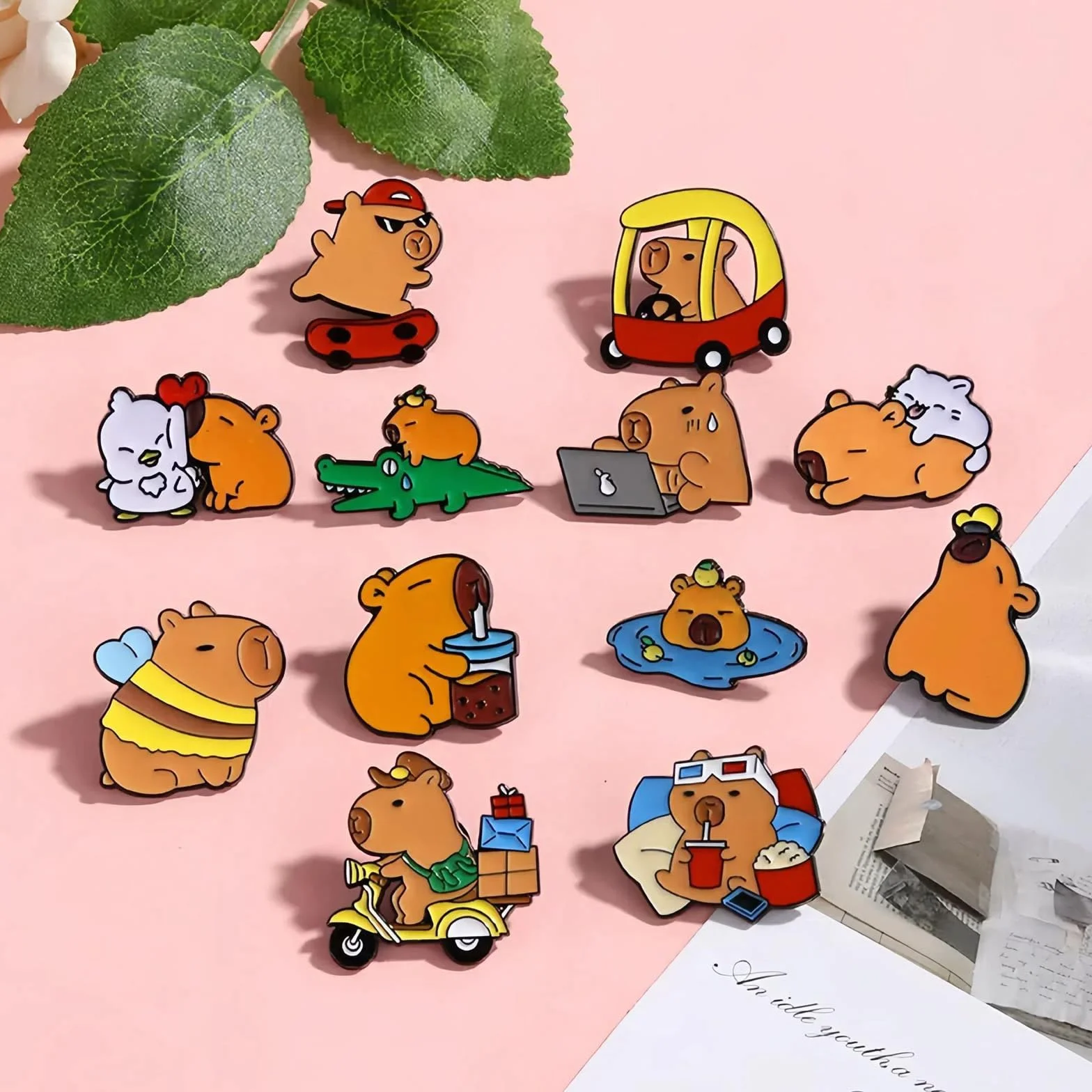 12 Pezzi Capibara Spille, Cartoni Animati Spilla, Distintivo Spille per Vestiti, Carino Capibara Spillette Pins, Capybara spille per Zaino, Spilla Smaltata per Donne, Bambini, Ragazze, Ragazzi