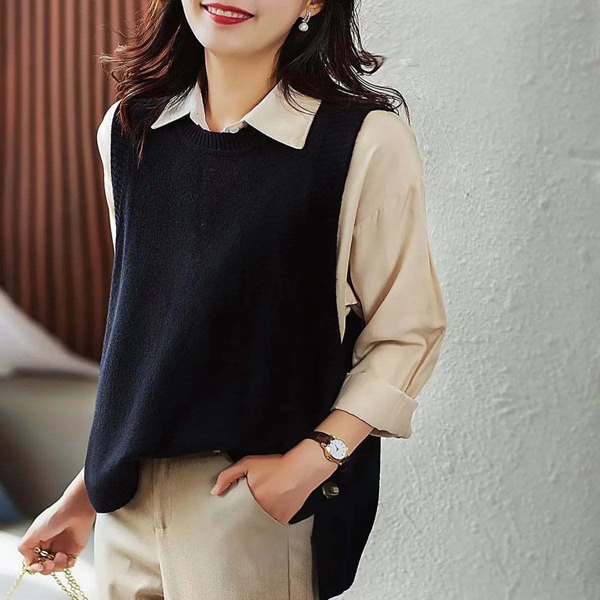 QWUVEDS Maglione senza maniche in maglia retrò con scollo a V, perfetto per la primavera e l'autunno, tinta unita, maglione casual con cappuccio, senza maniche, maglione da donna beige