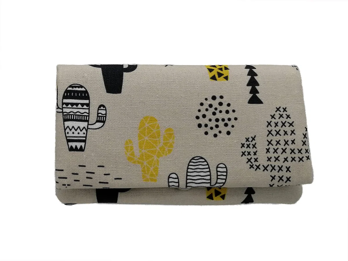 Plan B, Portasigarette Tabacco Trinciato, Yolo Cactus, 16 x 8,5 cm, 50 gr, con Borsa in Gomma EVA, Beige con Stampa