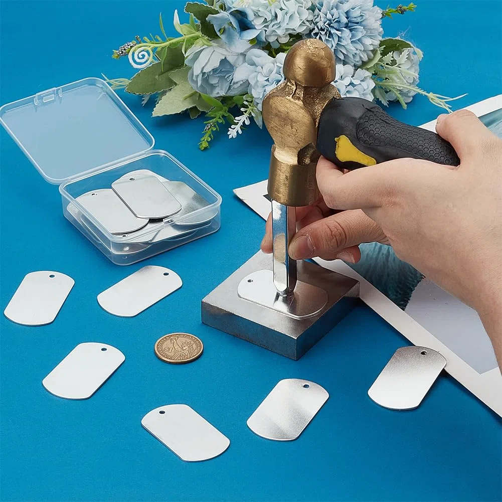 BENECREAT 30 PCS Argento Timbratura Pendenti con Ciondolo Vuoto ciondoli in Alluminio per Etichetta Pendente Ciondolo orecchino per Cane - 5,1x2,9 cm, Forma Rettangolare