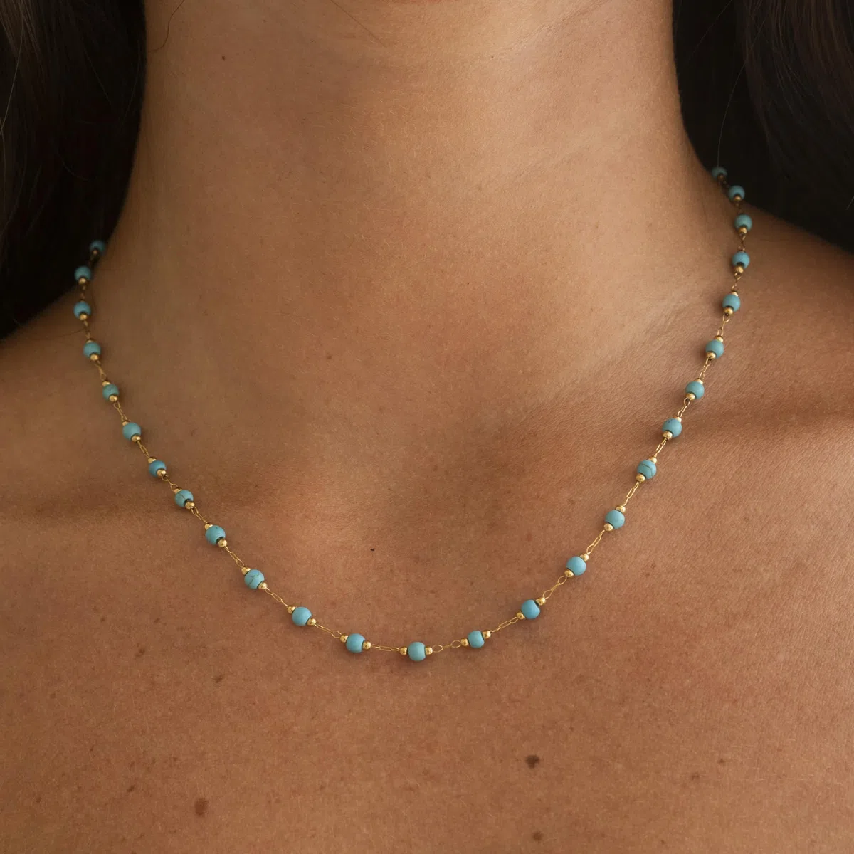 Made by Nami - Collana di perle da donna colorata in acciaio inox impermeabile, gioiello perfetto come regalo per donne