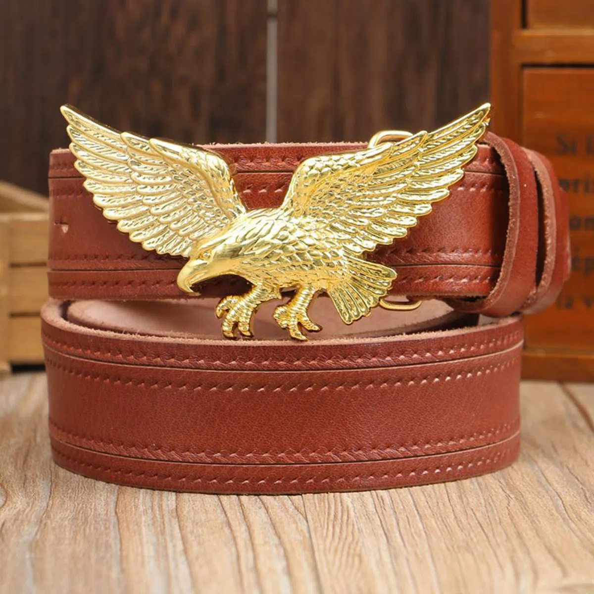 Donna Uomo Cintura A Scatto in Pelle con Incisione Dell'aquila Volante d'oro,Fibbia Occidentale Cinture da Cowboy Cowgirl Country(120cm/47, Reddish Brown)