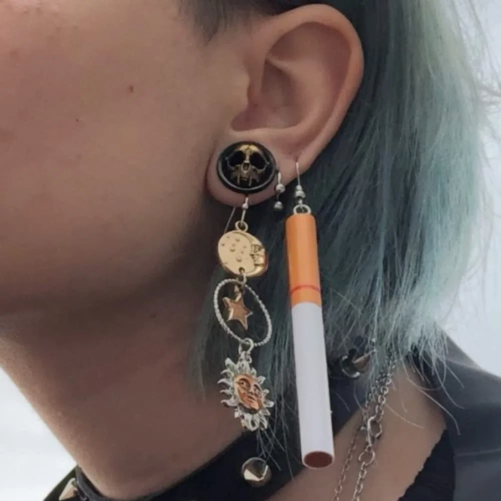 TBOSEN 1 Coppia di Acciaio Inossidabile a Forma di Cuore Scheletro Demone Vite Orecchie Tromba Tunnel Plug Gauges Expander Piercing Regalo Alla Moda
