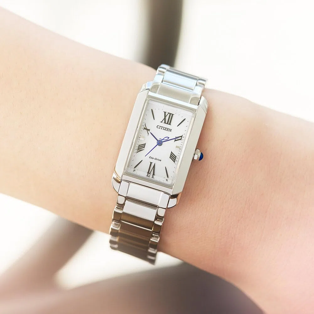 CITIZEN Orologio da donna con cinturino in acciaio inox Eco-Drive solare numeri romani