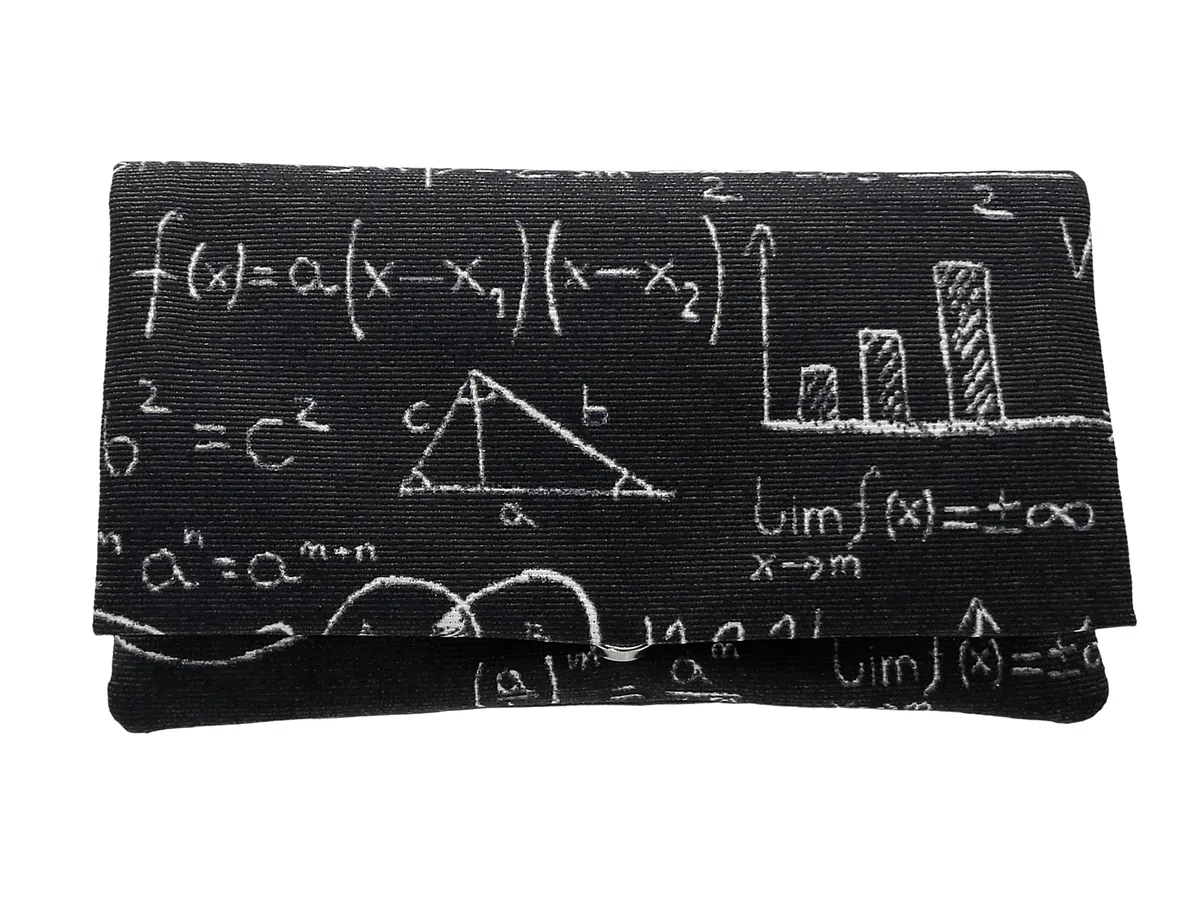 Plan B, Portasigarette Tabacco Trinciato, Yolo Maths,16 x 8,5 cm, 50 gr, con Borsa in Gomma EVA, Nero con Stampa