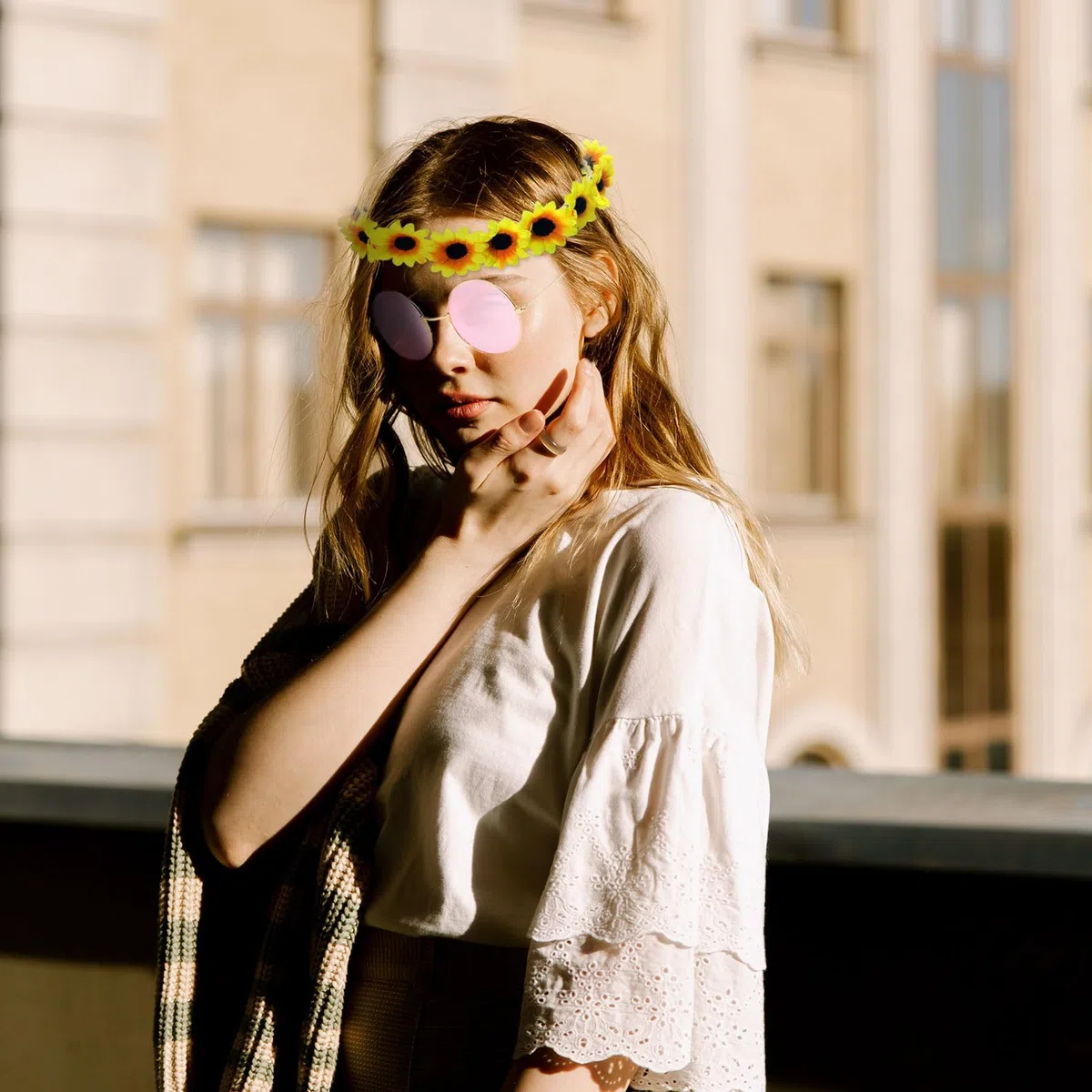 TSHAOUN Set di 9 costumi hippie, tra cui occhiali da sole rotondi, collana con girasole e fascia colorata hippie per feste anni '70 e '80