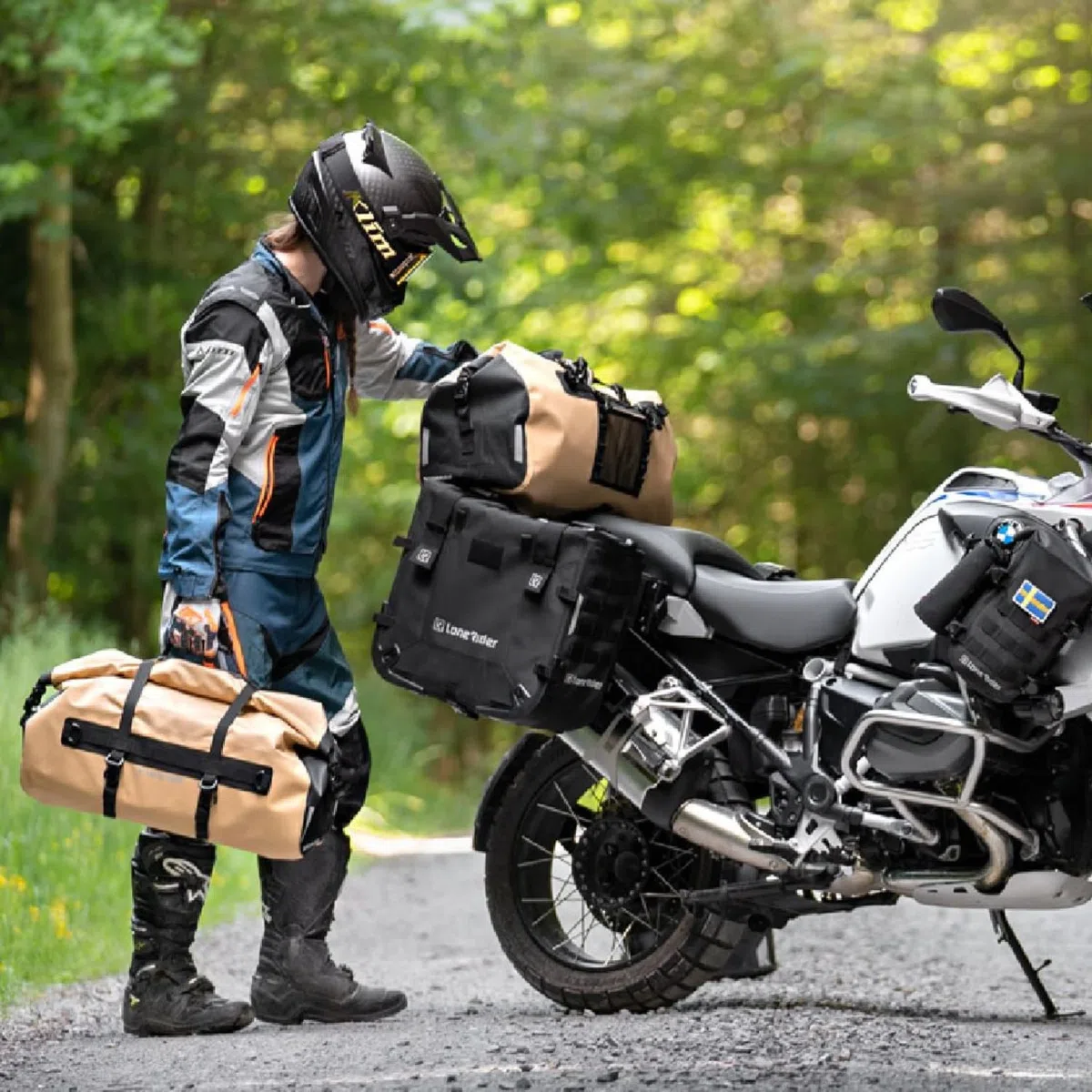 Lone Rider Borsone Impermeabile 50 L per Moto, Antipolvere e Arrotolabile, per Campeggio e Kayak, TPU 600D con Cuciture Saldate, Valvola dell'Aria, Pannelli MOLLE e Cinghie a Sgancio Rapido