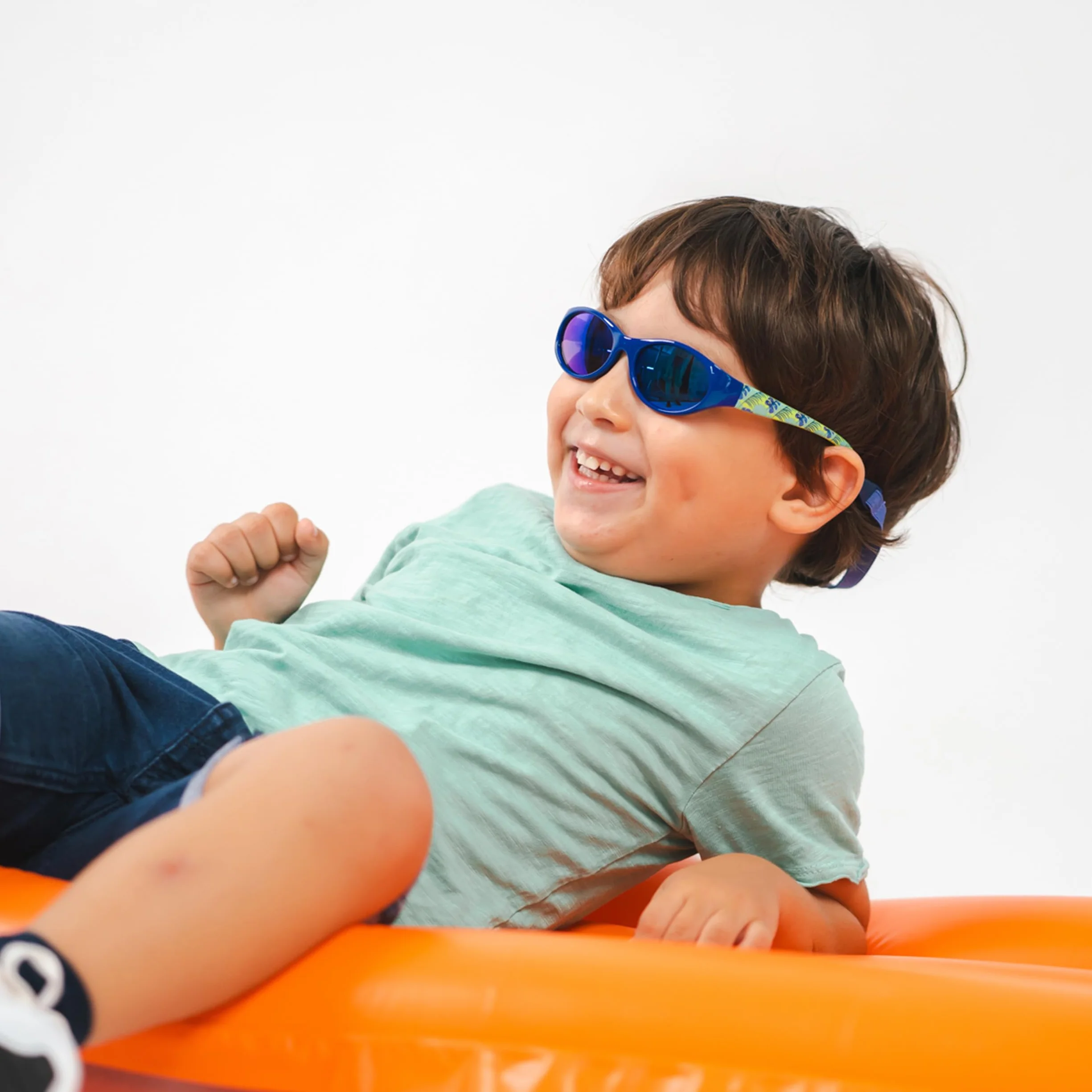 Kiddus Occhiali da Sole per Bambini e Bambine. Da 2 anni. In Gomma Flessibile. Elastico Regolabile e Rimovibile. Protezione 100% UV400