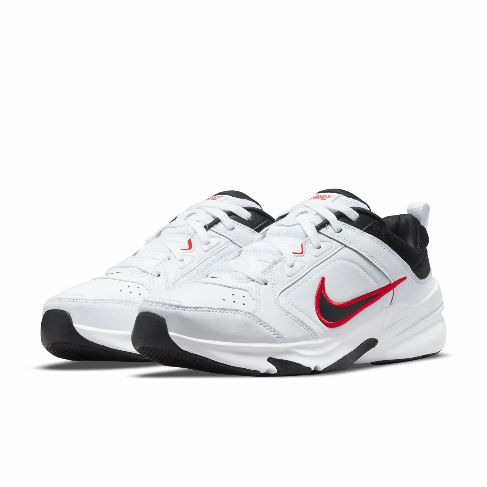 Nike Defy all Day Sneaker da Uomo