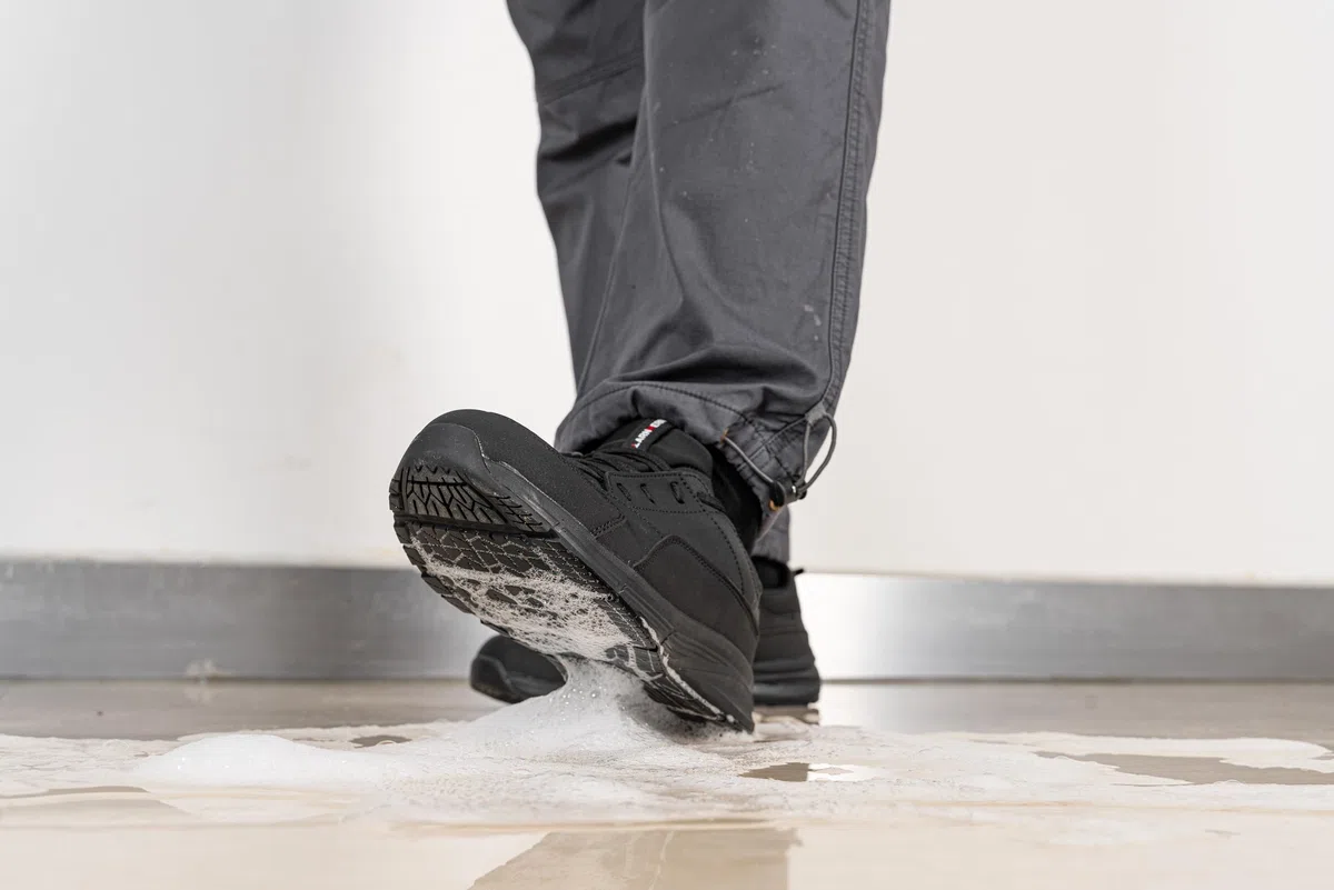 LARNMERN Scarpe Cucina Uomo Donna Scarpe Antiscivolo Scarpe da Cuoco Donna Uomo Impermeabili Lavoro Cameriere Ginnastica Sanitaria Senza Puntale