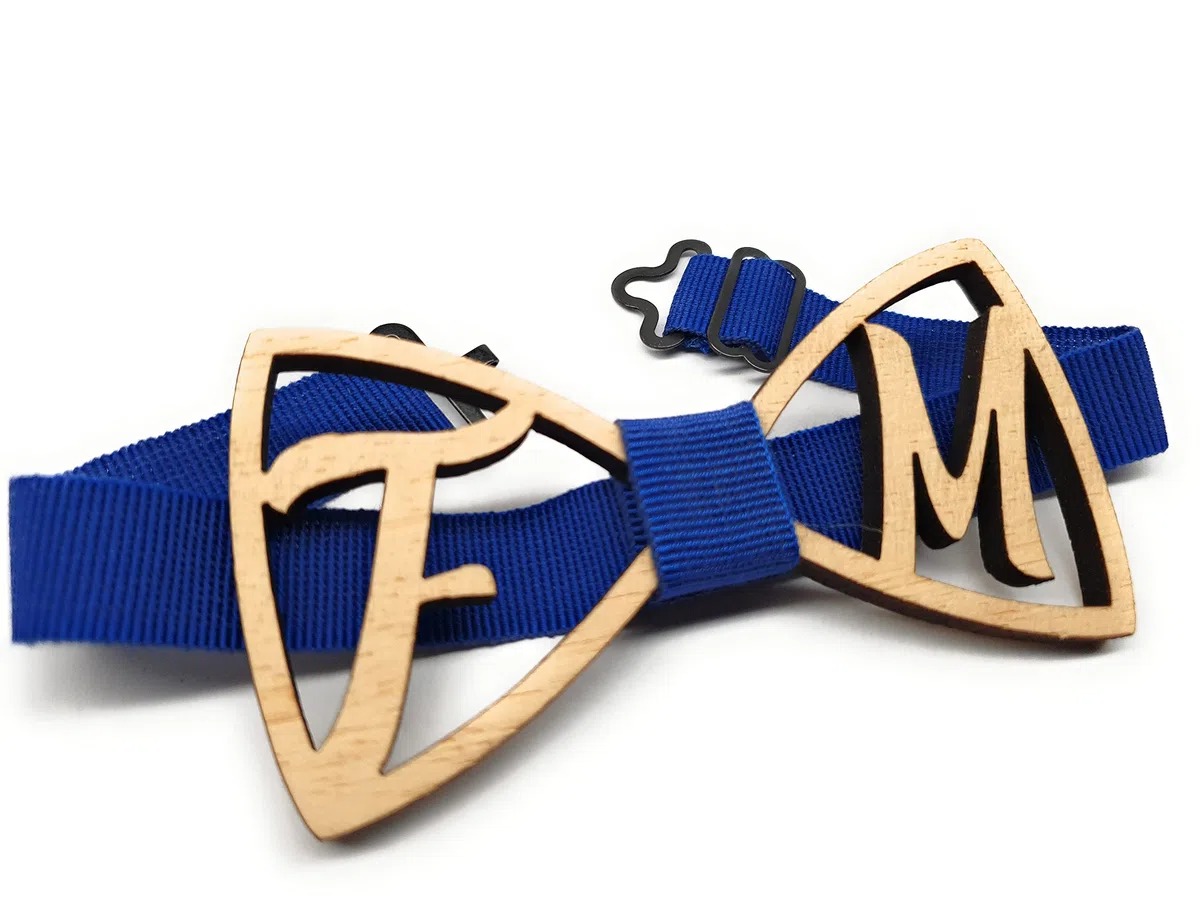 Papillon/farlallino in legno personalizzato con iniziali ritagliate- perfetto per eventi feste e come regalo- personalizzalo con le tue iniziali