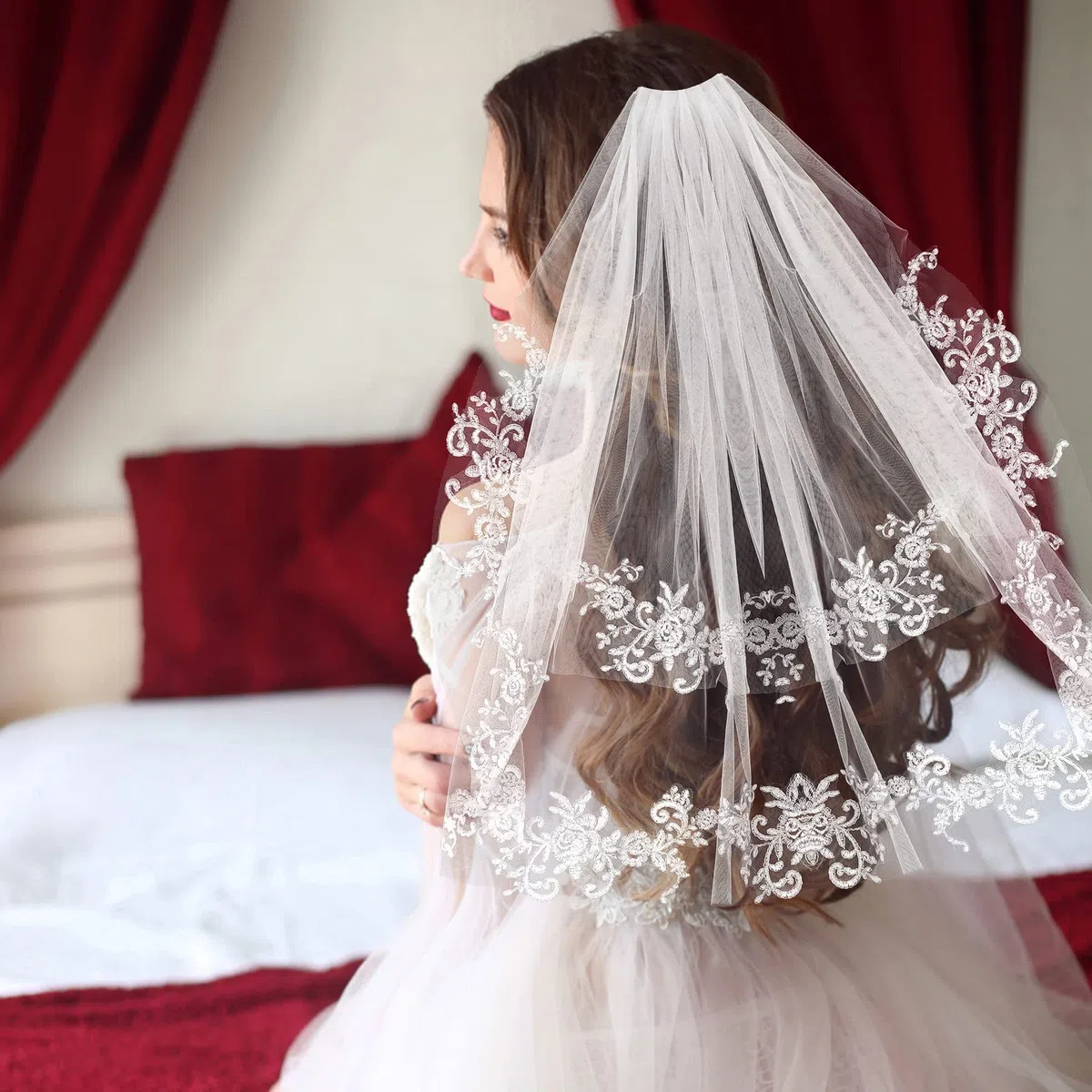 Yolev Velo da Sposa Corto in Pizzo da Sposa 2 Strati Velo da Sposa Addio al Nubilato in Tulle Morbido con Pettine per Donne Spose
