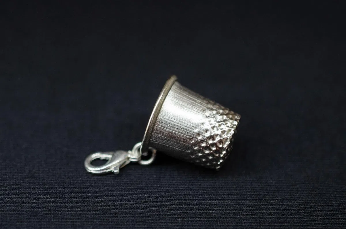 Miniblings Thimble Cucito Charm sarta su Misura - Gioielli Fatto a Mano Argento Placcato I Ciondoli - Braccialetto di Fascino - Pendente per Il Braccialetto