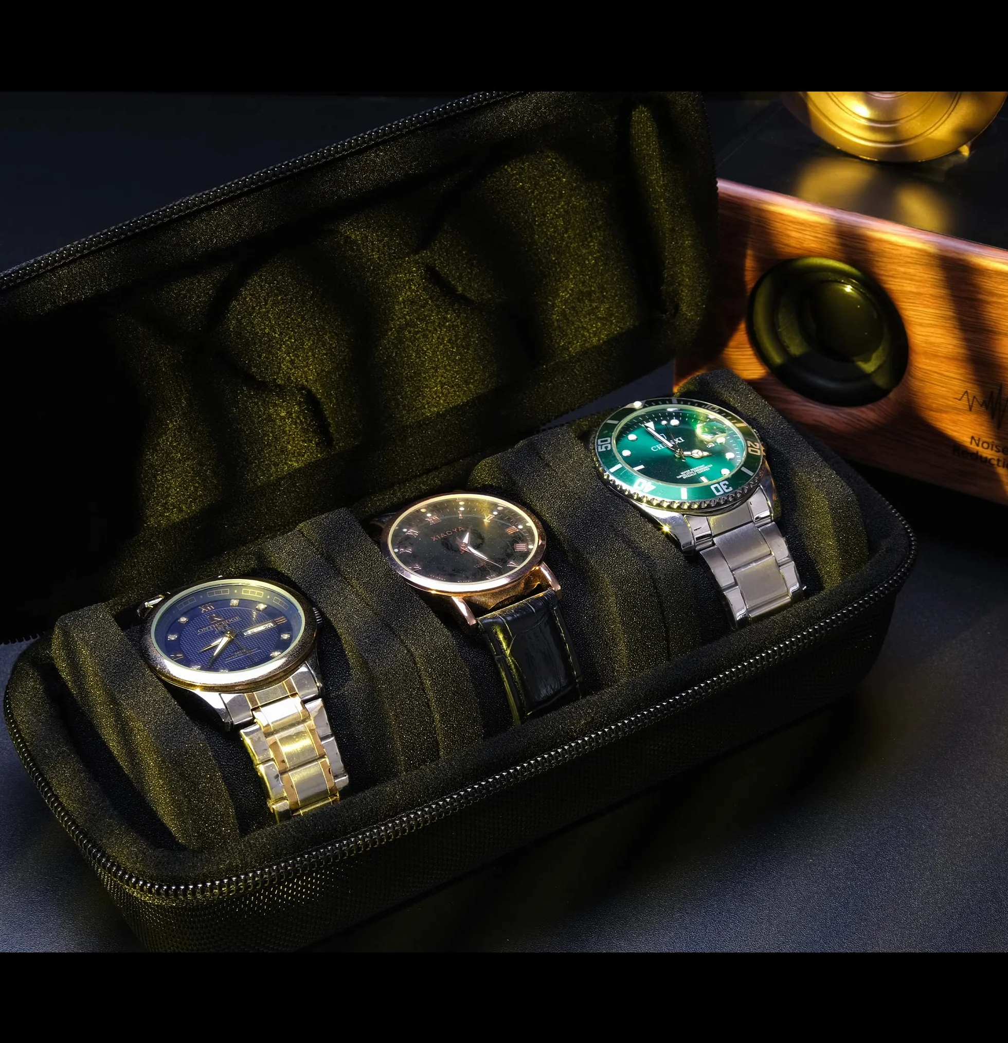 Custodia rigida da viaggio per orologi a 3 scomparti, custodia arrotolabile per orologi e organizer per uomini e donne, con cuscino anti-movimento (tessuto nero 3 slot)