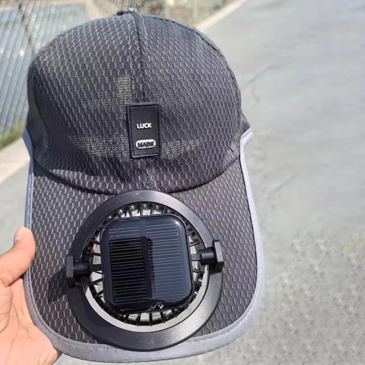 Unisex Solar Fan Cooling Hat, Ricaricabile USB, con Ventilatore Solare E Display A LED, Anti-UV All'aperto, Berretto da Baseball Regolabile E Regolabile per La Pesca in Spiaggia, Il Golf, Il Ciclismo