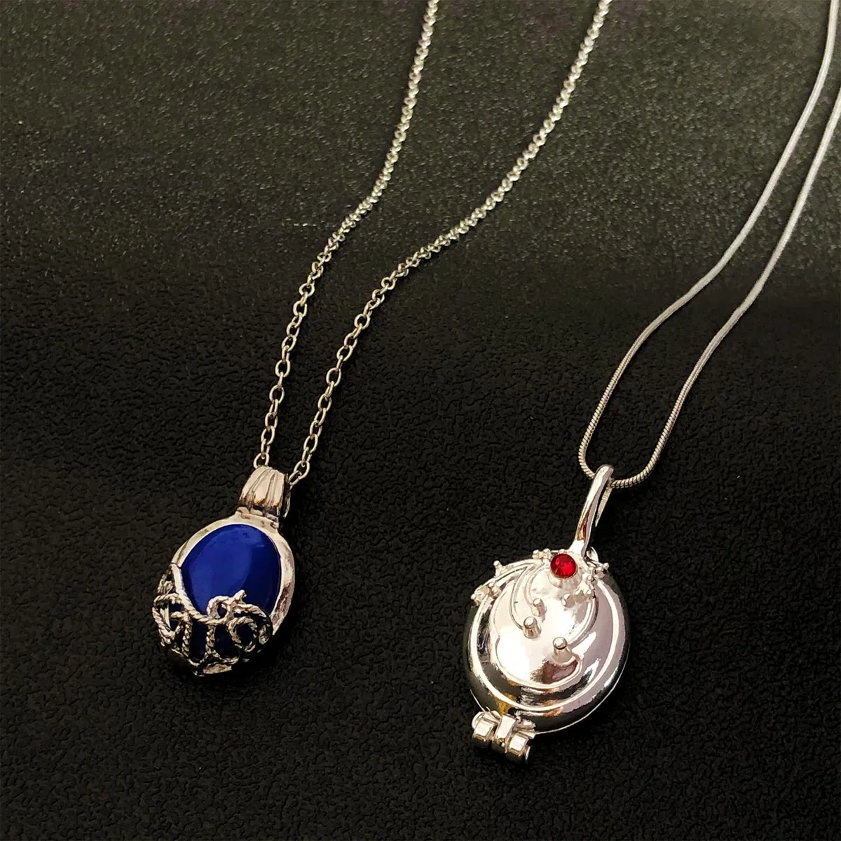 12 pz The Vampire Jewelry Elena Gilbert Apertura Verbena Medaglione Collana Vintage Damon Stefan Salvatore Sole Famiglia Anelli con adesivi