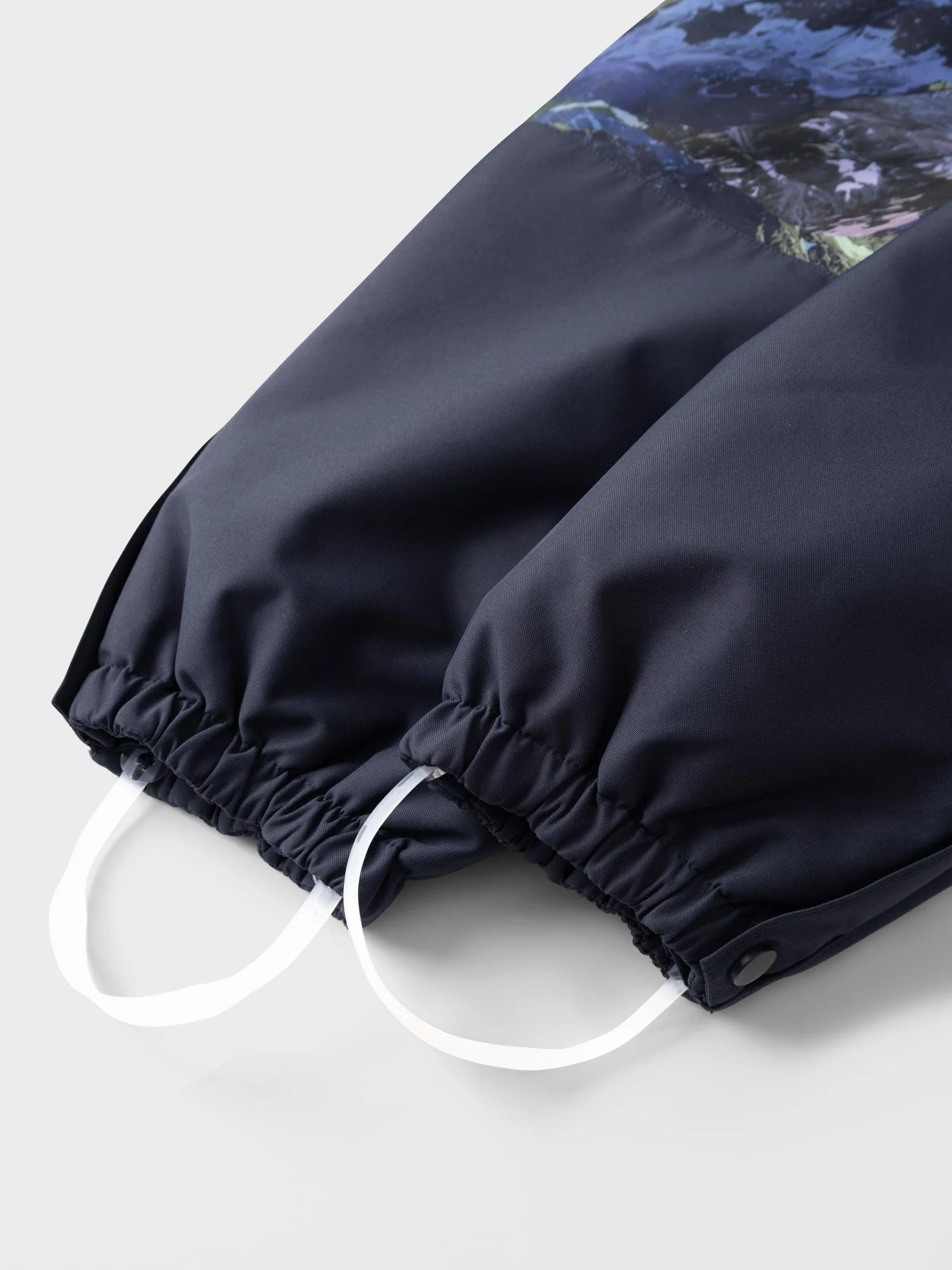 NAME IT Nmmsnow10 Suit Line Aop Fo Tuta da sci Bambini e ragazzi