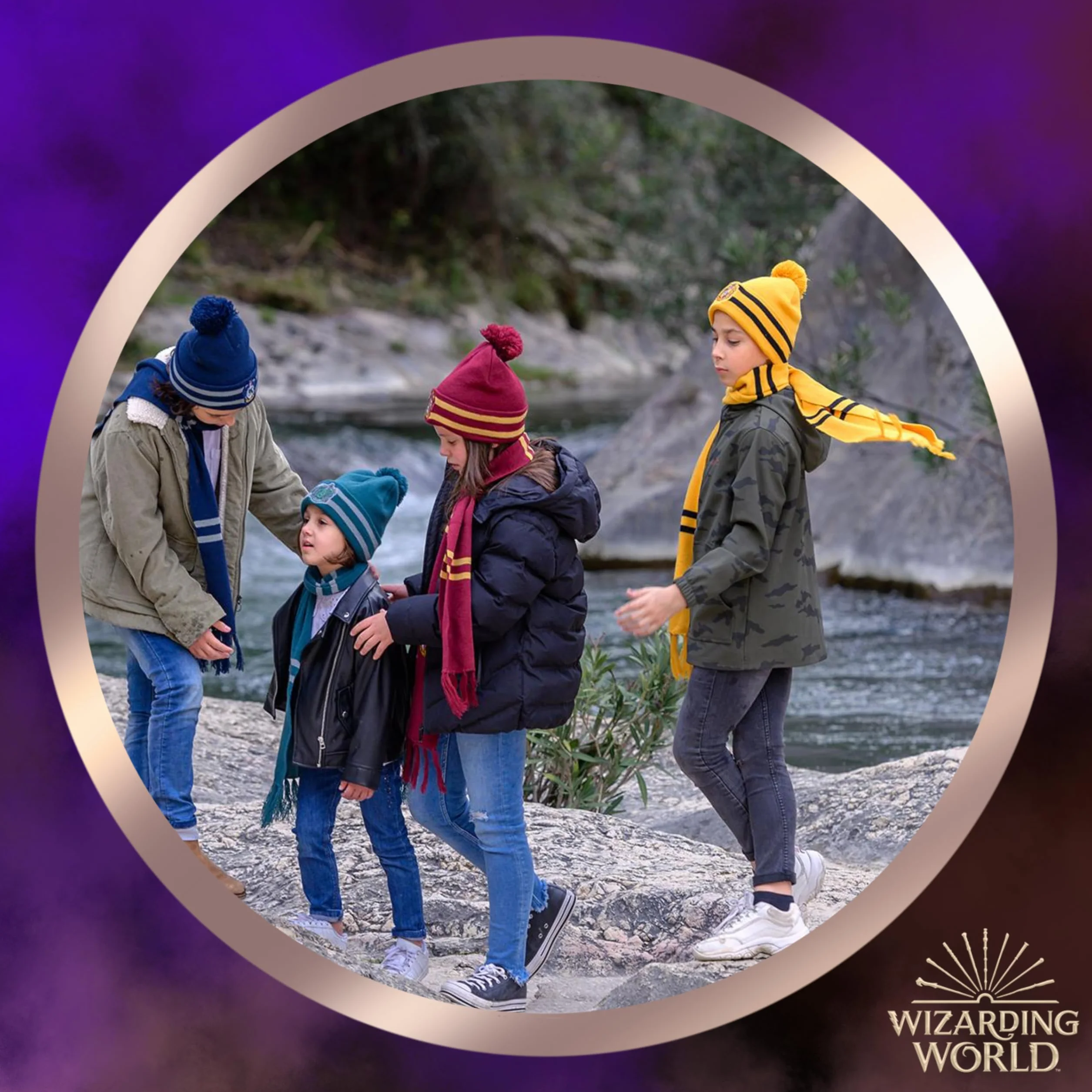 Harry Potter Cappello e Sciarpa, Set Invernale per Bambini e Ragazzi, Cappello e Sciarpa di Hogwarts Grifondoro Serpeverde Corvonero e Tassorosso, Accessori Invernali