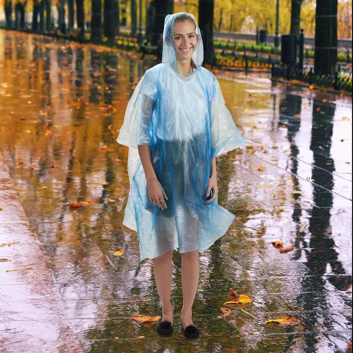 Relaxdays Poncho Antipioggia, Set da 10, Cappuccio, Mantellina Impermeabile per Adulti, Monouso, Unisex, PE, Trasparente