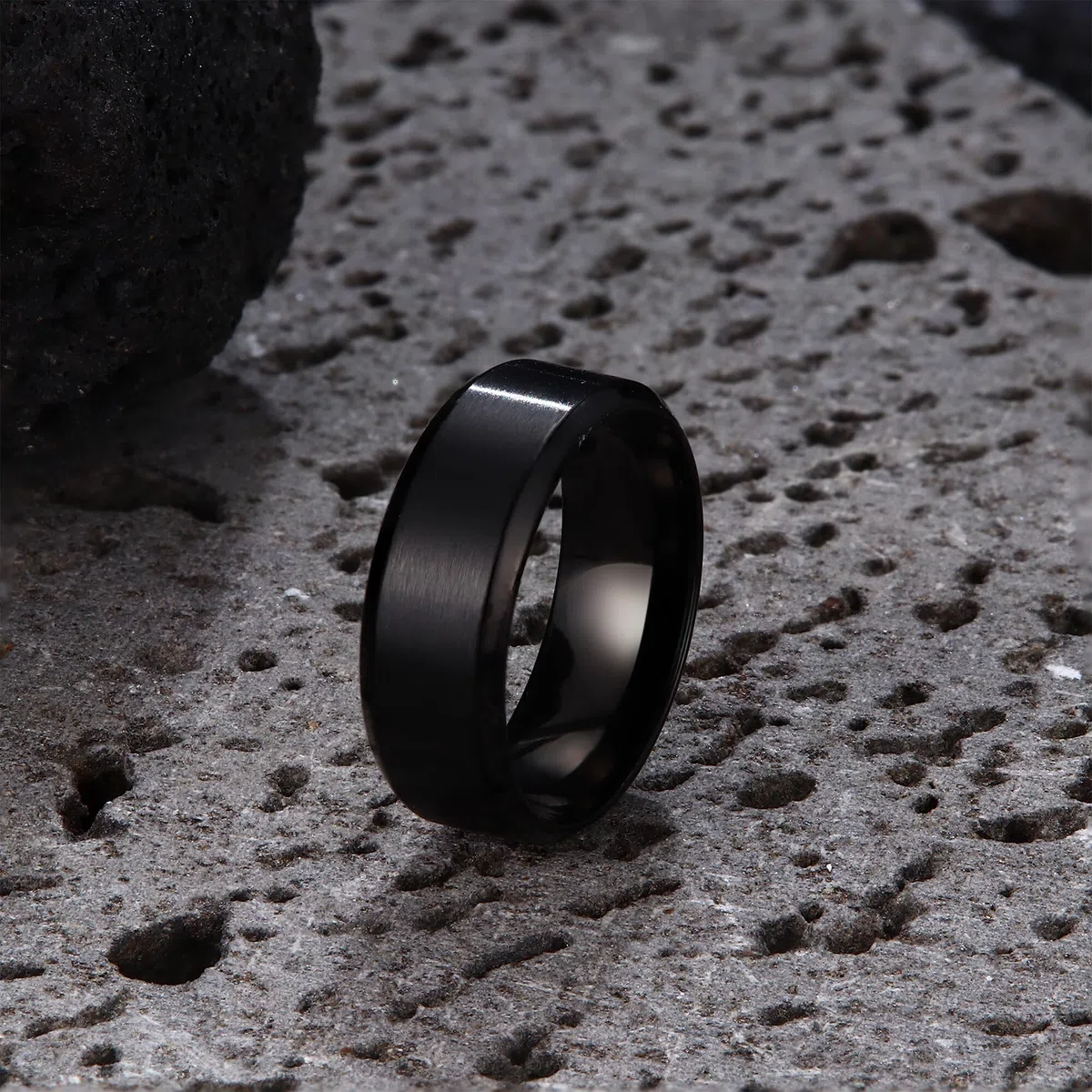 Anelli in Acciaio Inox per Uomo 8MM Anello di Fascia Nuziale Anelli di Fidanzamento con Finitura Opaca Bordo Lucido Smussato Anelli di Promessa per Uomini Donne Unisex