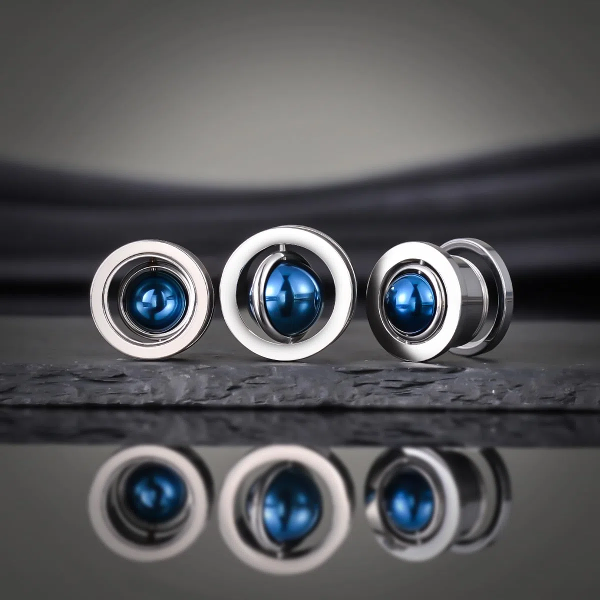 COOEAR Planet Ear Tunnels Flesh Plugs, misuratori in acciaio inox per orecchini, viti posteriori estensori.