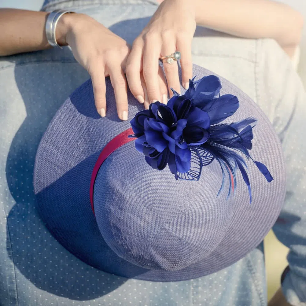 Elegante spilla a forma di piuma, clip per cappelli con piume, accessori per abiti, fascinator, costumi, decorazione, spilla a forma di fiore, per feste di nozze e festival
