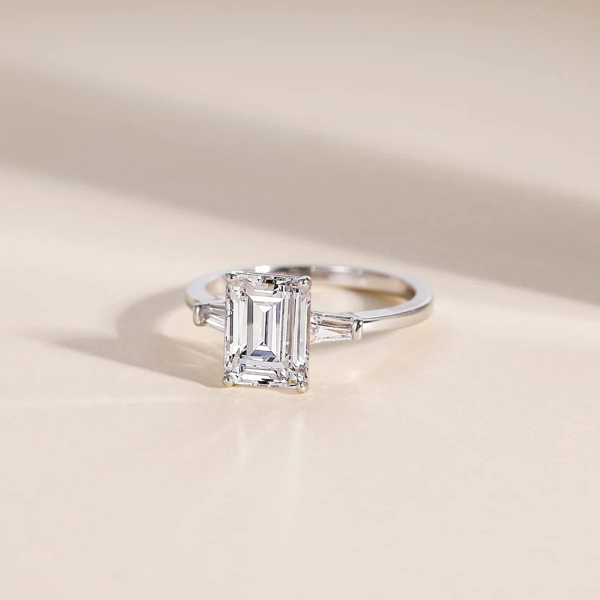 EAMTI 3CT 925 Sterling Silver Engagement Rings 3-Stone Emerald Cut Cubic Zirconia CZ Wedding Promise Rings for Her Wedding Bands for Women Size 3-11