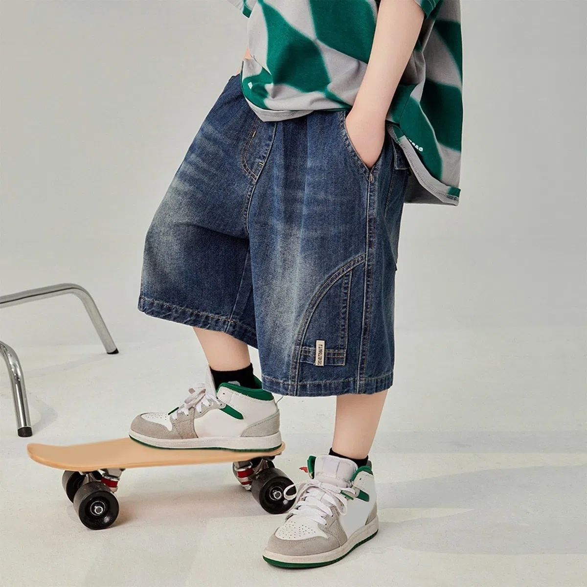 Generico Pantaloncini Jeans Ragazzo Bermuda Ragazzo Estivi Jeans Short Bambino Lunghi al Ginocchio Pantaloni Corti Denim Jean Jorts Regular Fit Comodi Y2k per Il Tempo Libero con Tasche 4-10 Anni