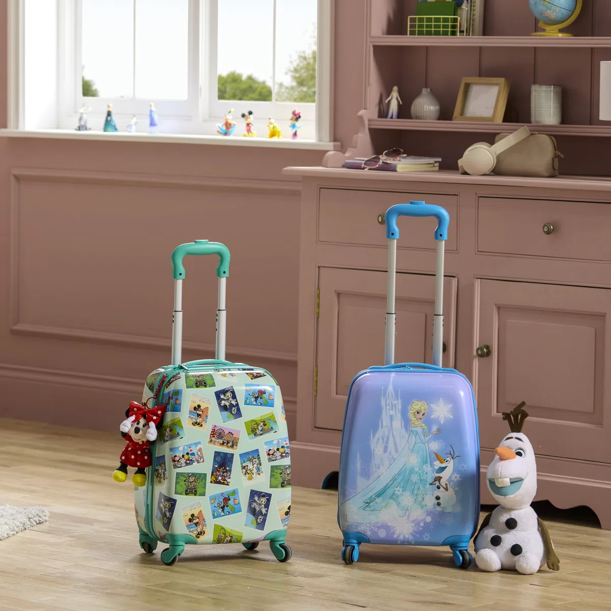 Disney Store Official trolley Frozen, 30 x 23 x 48 cm, valigia rigida blu per bambini, con manico telescopico, ruote multidirezionali, con Elsa, Olaf e motivo a fiocchi di neve