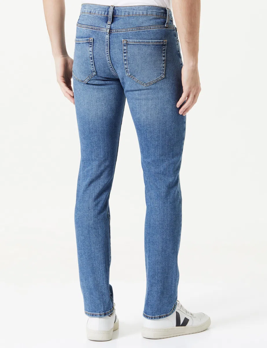 Amazon Essentials Uomo Jeans Elasticizzati, vestibilità Atletica - Colori Fuori Produzione