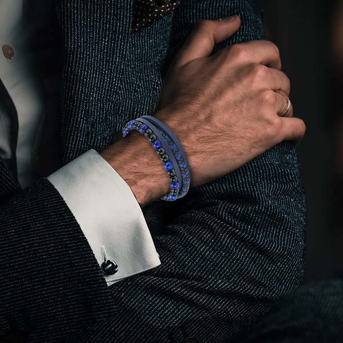 Bracciale Uomo Pelle Classico Cuoio Braccialetto Uomo con Calamita Fibbia in Acciaio Inossidabile ed Esclusivo Portagioie per Braccialetti l'idea di Regali