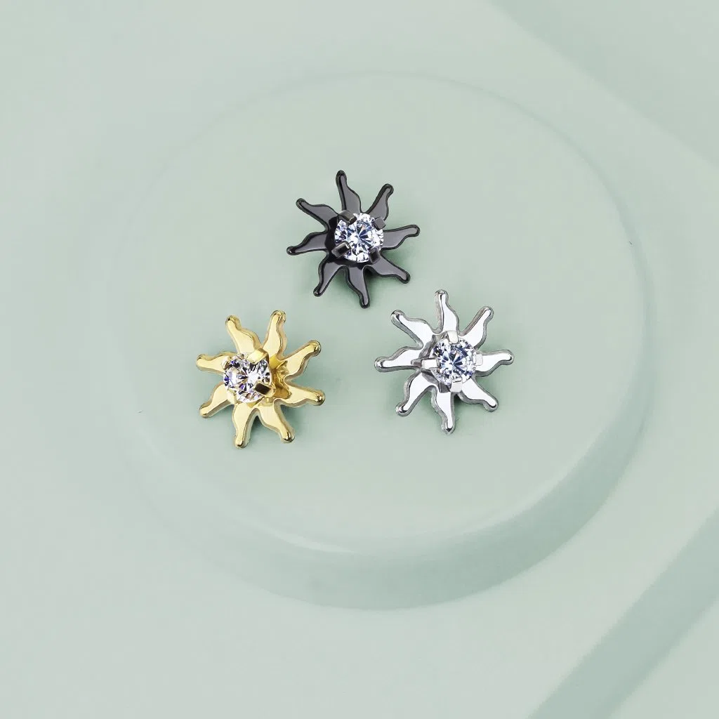 Paula & Fritz Dermal-Anchor Inserto per Ancore della Pelle Implantate Top Argento Giallo Oro Nero Sole zirconi Trasparenti in Acciaio Chirurgico 316L, cod. SAS40_GDC