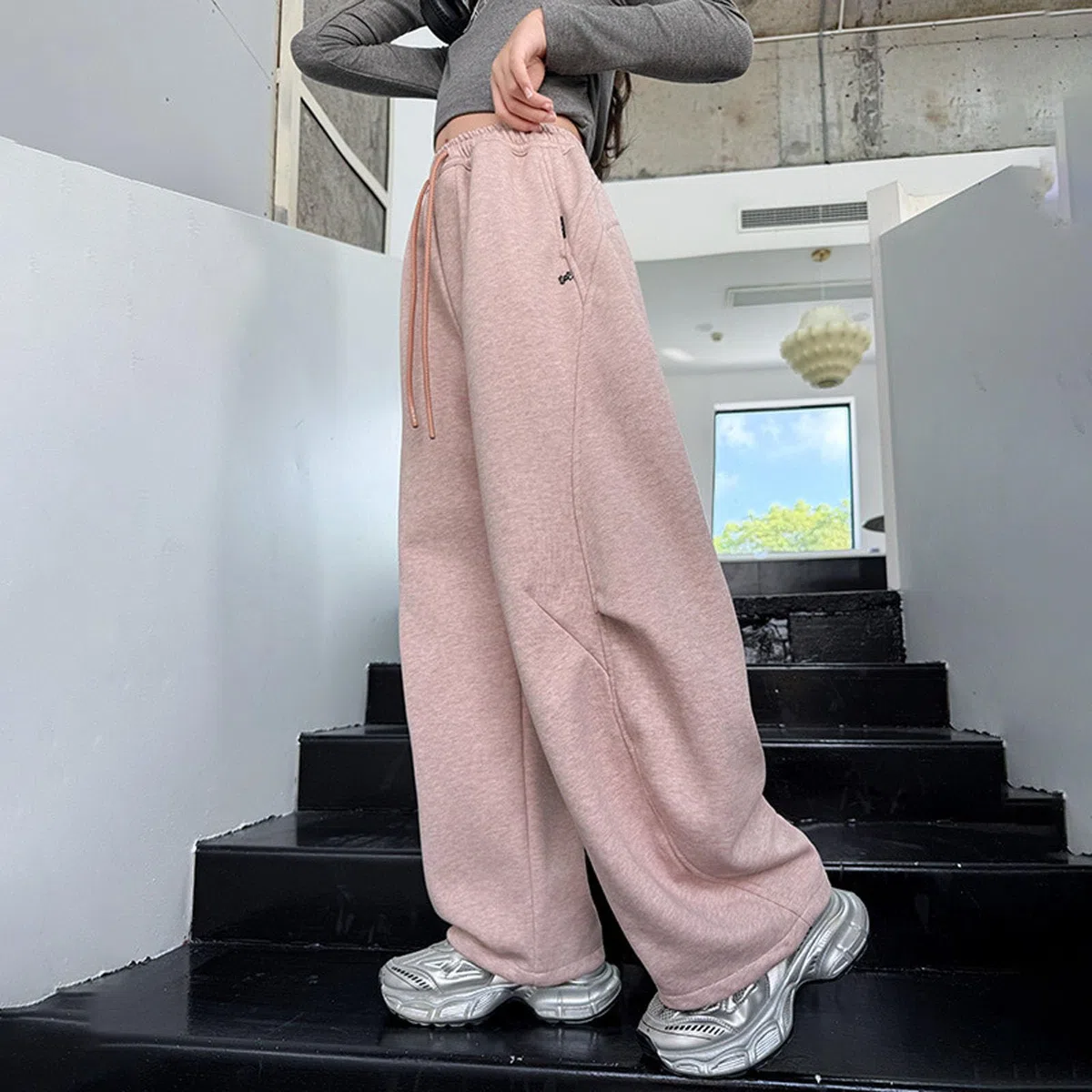 Pantaloni della tuta larghi a gamba dritta per bambini Pantaloni della tuta larghi primavera alto compleanno gamba larga pantaloni cargo fondo aperto gamba larga pantaloni della tuta con tasche