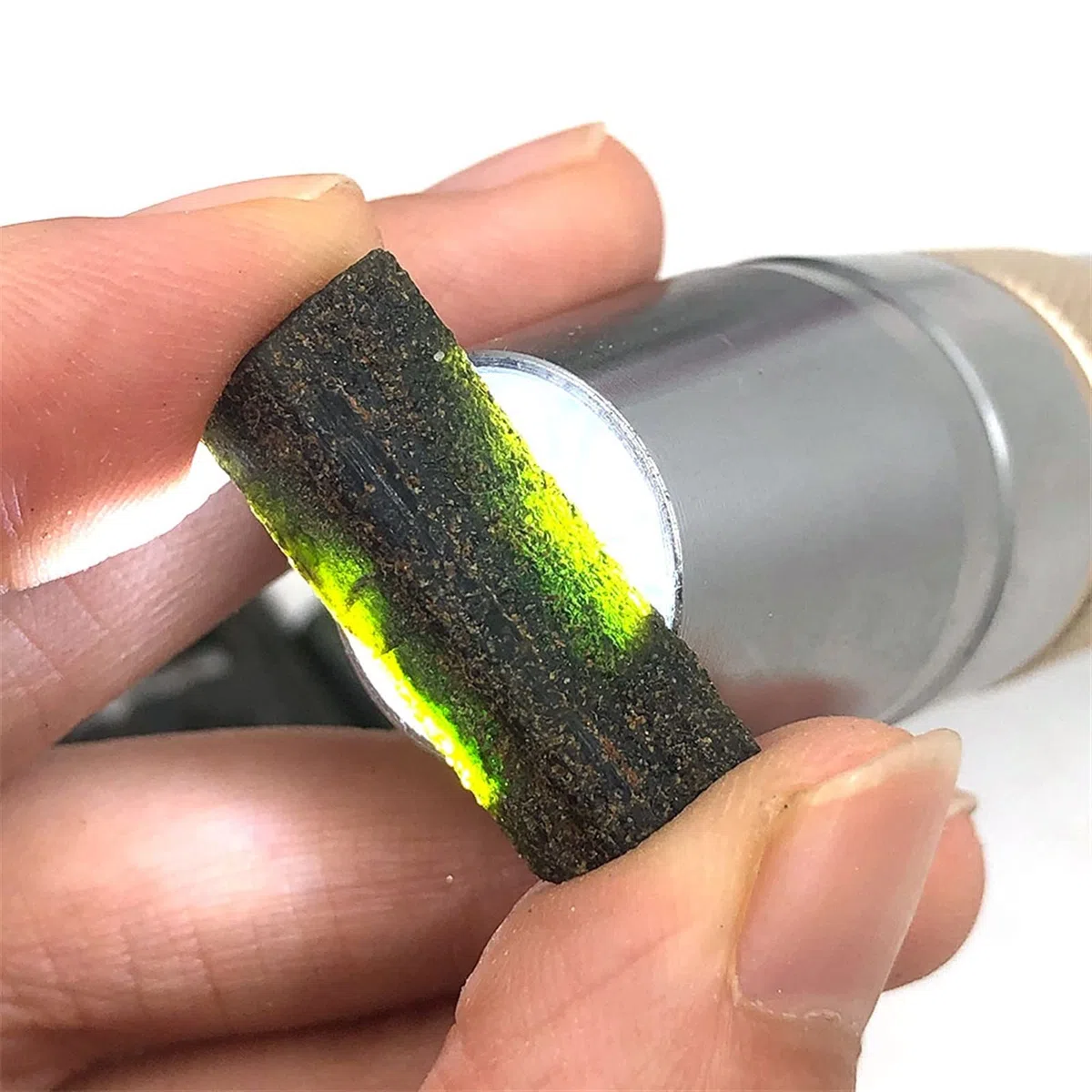 Cristallo Naturale Grezzo 10 g tormalina Verde Naturale Grezza Gemma di Cristallo Schorl Esemplare Originale creazione di Gioielli in Pietra Grezza Decorazione della Stanza