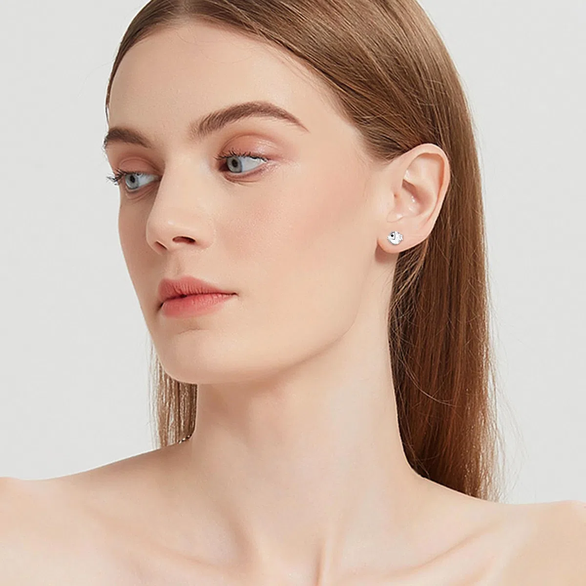 Orecchini a forma di piccolo pesce, in argento 925, con zirconi scintillanti, graziosi orecchini a forma di animale, per donne e ragazze, ipoallergenici, per cartilagine, gioielli alla moda